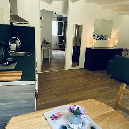 Hébergement de vacances Au Charme Provencal *