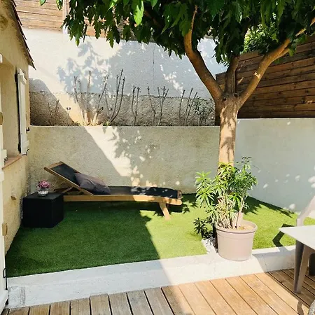 Au Charme Provencal Hébergement de vacances *